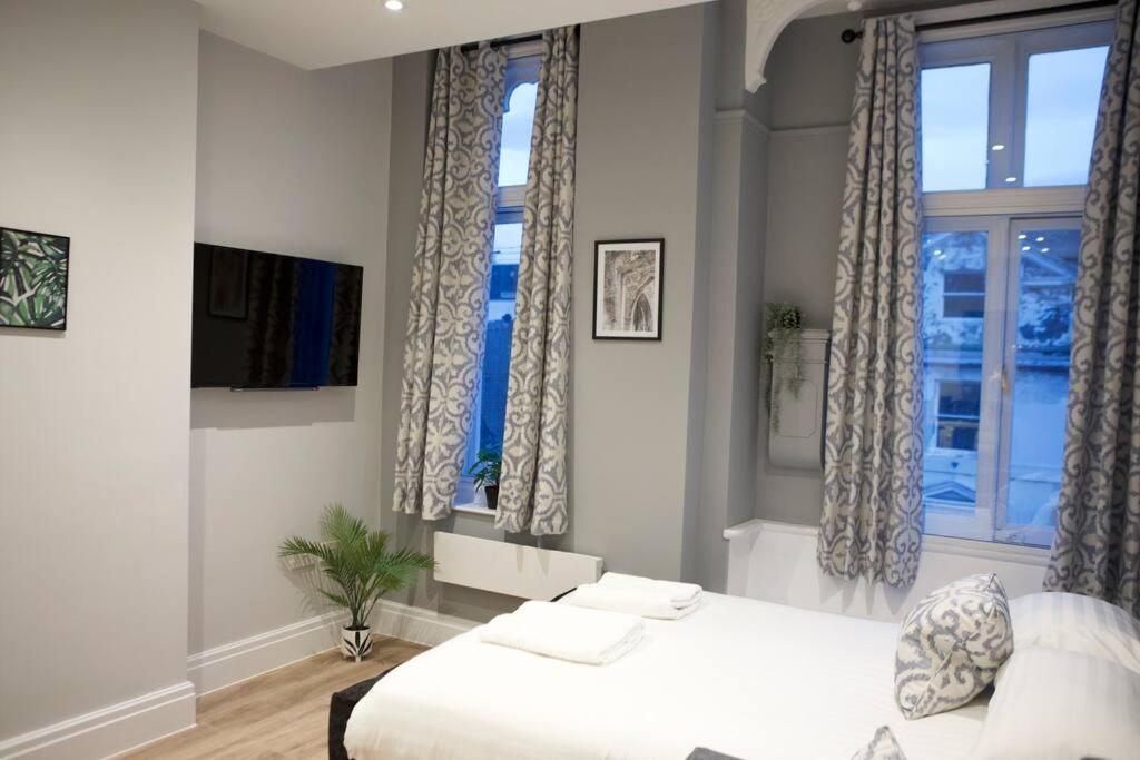 Studio On The Rows - Central City Centre Chester Bagian luar foto