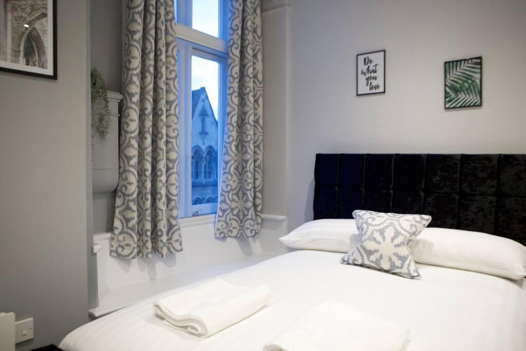 Studio On The Rows - Central City Centre Chester Bagian luar foto